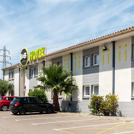 2 Hotel