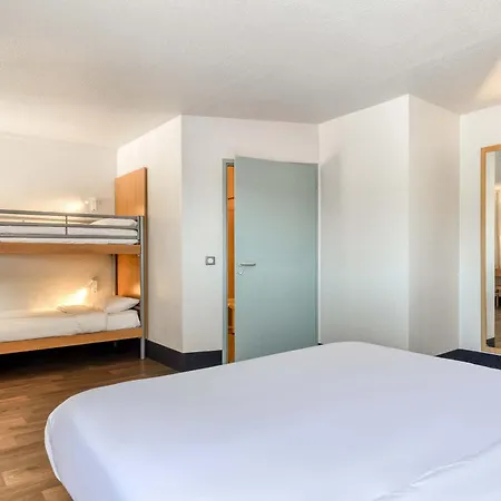 Hotel 2
