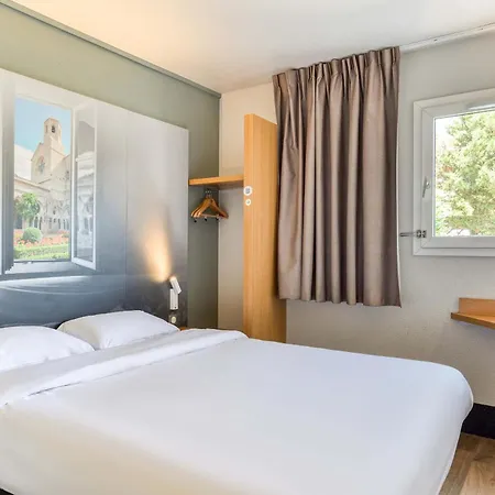 2 Hotel 2*