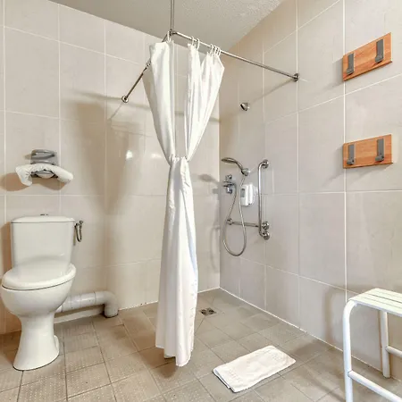 Hotel 2 2*