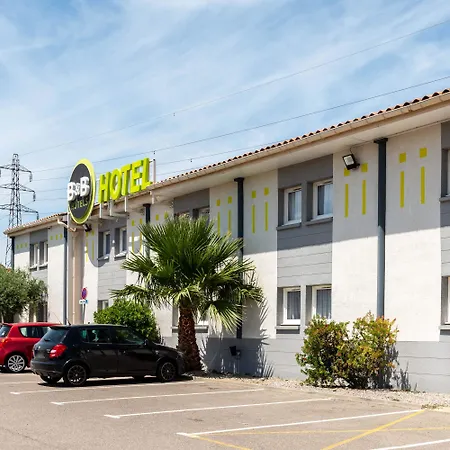 2 Hotel
