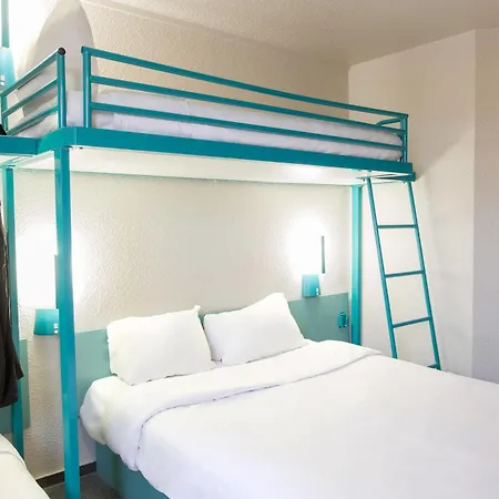 Hotel 2