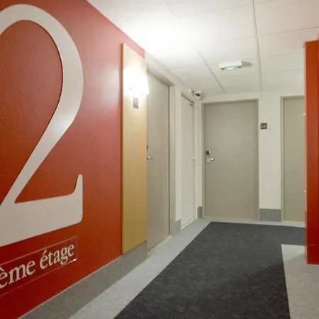 Hotel 2 2*