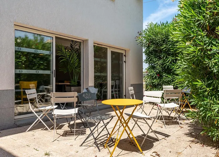 Ξενοδοχείο 2 Ναρμπόν