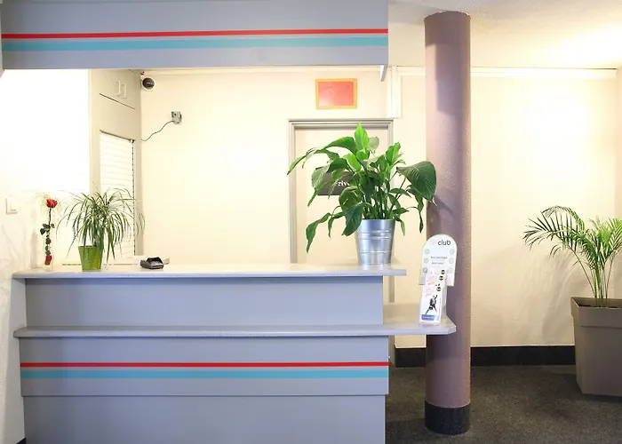 Ξενοδοχείο 2 Ναρμπόν