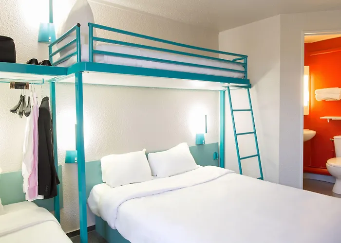 2 Ξενοδοχείο Ναρμπόν